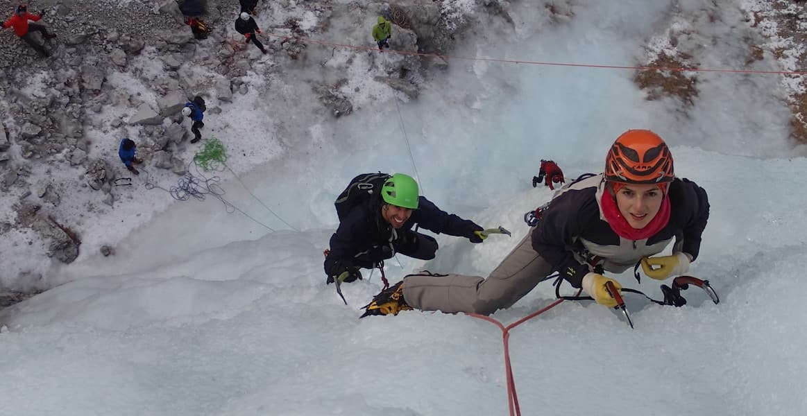 curso iniciacion escalada en hielo pirineos
