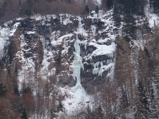 escalada en cascadas De hielo guia montana italia