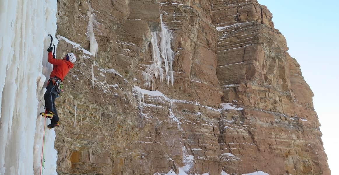 escalada en hielo cascadas de hielo dolomitas alpes guia bletterbach