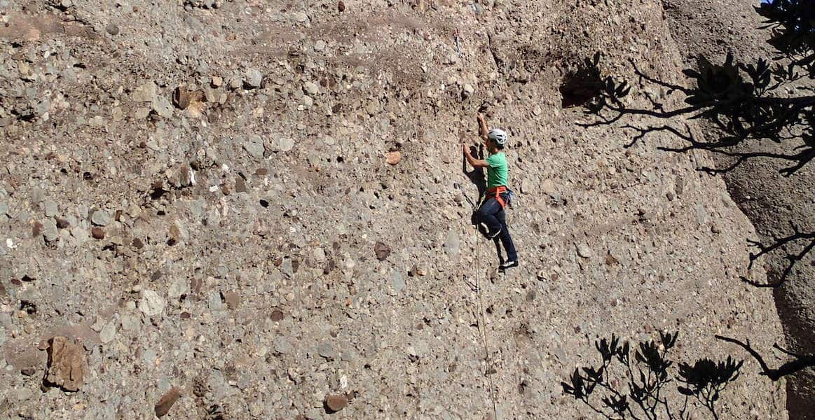 montsserrat-escalada-roca-agujas-aeri-gorros